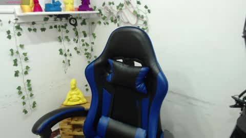 Snapshot of _sharlotte777 chatting on 05-01-26, 04:55 _sharlotte777 online show from 05-01-26, 04:55
