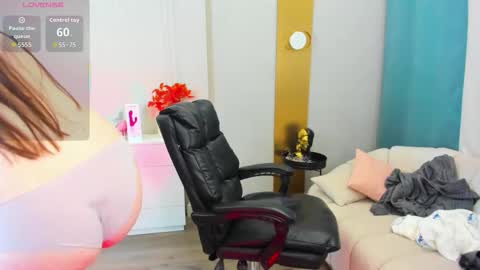 Snapshot of _shy_jenny_ chatting on 11-10-25, 12:53 Shy Jenny online show from 11-10-25, 12:53