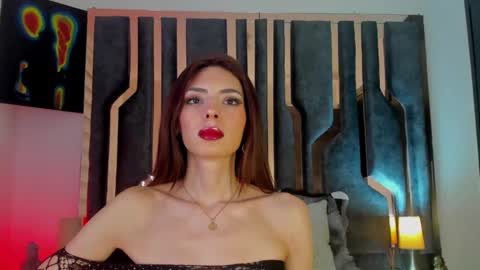 _silvia_vega_ online show from 12-15-24, 08:41
