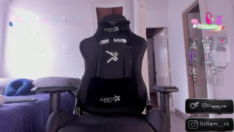 Liam  modelo independiente online show from 04-20-26, 05:48