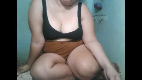 Snapshot of _simply_mama chatting on 03-25-26, 01:33 _simply_mama online show from 03-25-26, 01:33