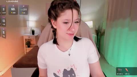 Snapshot of _sofi_spark chatting on 11-22-25, 07:18 Sofi Follow me online show from 11-22-25, 07:18