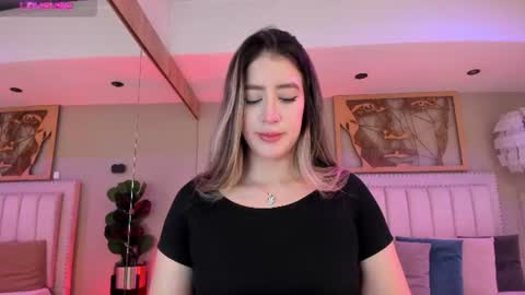 Snapshot of _sofia_cruz chatting on 07-16-26, 07:31 640 200 online show from 07-16-26, 07:31