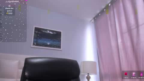Snapshot of _sophiewilson chatting on 01-09-25, 06:15 sophie online show from 01-09-25, 06:15