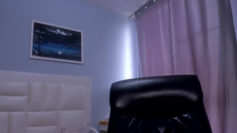 Snapshot of _sophiewilson chatting on 03-06-25, 07:43 sophie online show from 03-06-25, 07:43