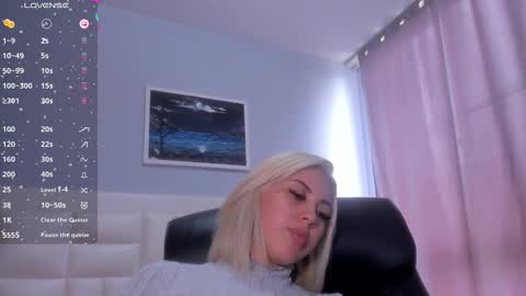 Snapshot of _sophiewilson chatting on 03-07-25, 06:54 sophie online show from 03-07-25, 06:54