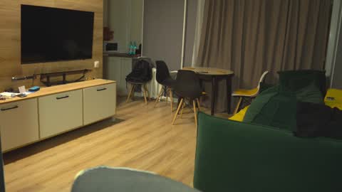 OLIVERpvt is open online show from 01-14-25, 01:06