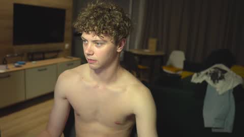 OLIVERpvt is open online show from 01-24-25, 01:14