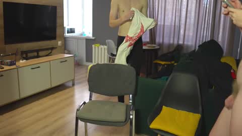 OLIVERpvt is open online show from 02-10-25, 06:53