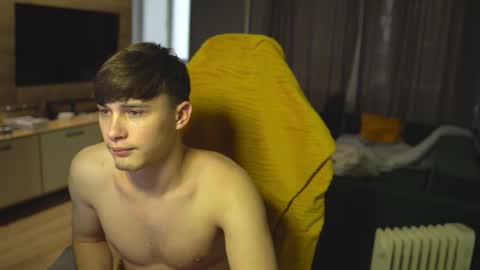 OLIVERpvt is open online show from 09-15-25, 03:17