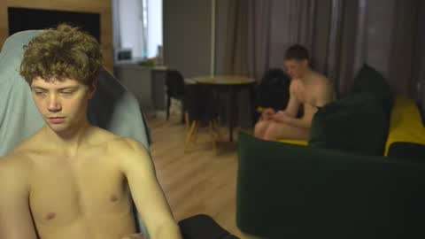 OLIVERpvt is open online show from 10-30-25, 05:20