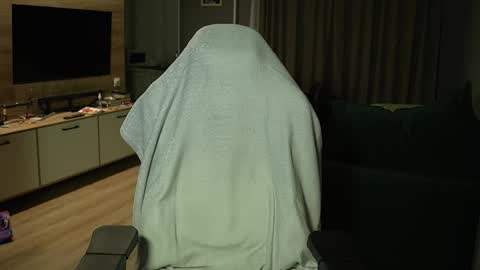 OLIVERpvt is open online show from 02-05-26, 03:11