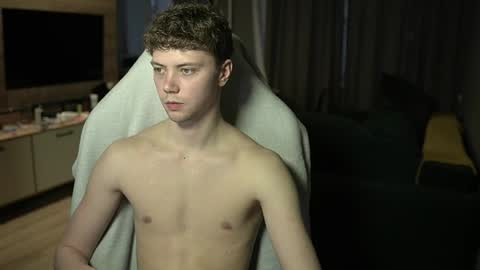 OLIVERpvt is open online show from 04-02-26, 03:09