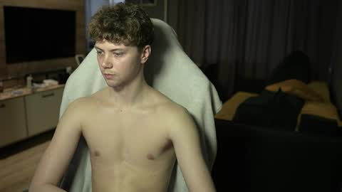 OLIVERpvt is open online show from 04-03-26, 02:15