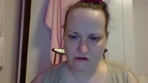 Melisa online show from 02-25-25, 05:47