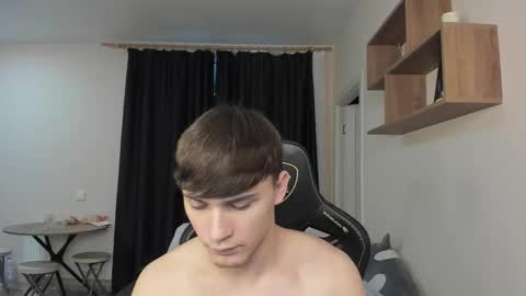 Snapshot of _stager_ chatting on 11-09-25, 04:00 MARKPVT IS OPEN online show from 11-09-25, 04:00