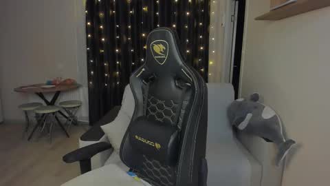 Snapshot of _stager_ chatting on 12-14-25, 04:29 MARKPVT IS OPEN online show from 12-14-25, 04:29