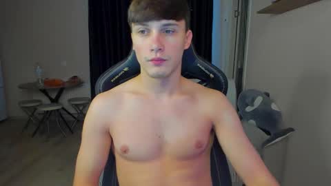 Snapshot of _stager_ chatting on 12-22-25, 08:00 MARKPVT IS OPEN online show from 12-22-25, 08:00