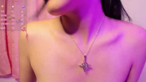 Snapshot of _strawberrycream chatting on 12-23-24, 02:35 Angela online show from 12-23-24, 02:35