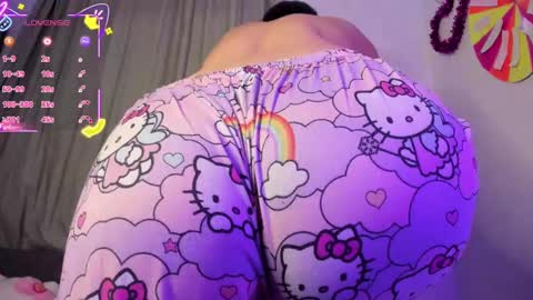 Snapshot of _strawberrycream chatting on 09-10-25, 01:38 Angela online show from 09-10-25, 01:38