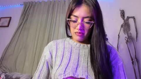 Snapshot of _strawberrycream chatting on 10-11-25, 03:28 Angela online show from 10-11-25, 03:28