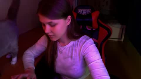 Snapshot of _sweet_foxy_ chatting on 05-29-26, 02:15 Mari online show from 05-29-26, 02:15
