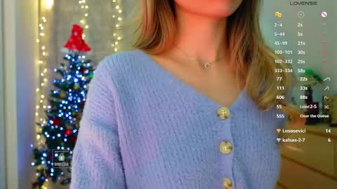 Snapshot of _sweetcams_ chatting on 01-17-26, 06:18 Dasha online show from 01-17-26, 06:18