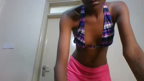 _sweetebony_r online show from 05-20-26, 11:38