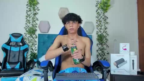 Snapshot of _taylor_black chatting on 10-17-25, 10:56 Taylor online show from 10-17-25, 10:56