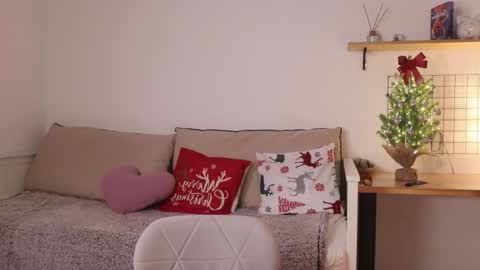 Snapshot of _teasecake_ chatting on 01-11-25, 01:16 Annie online show from 01-11-25, 01:16