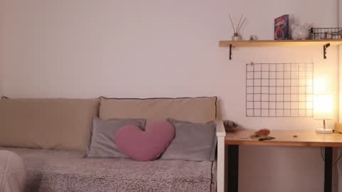 Snapshot of _teasecake_ chatting on 01-17-25, 01:57 Annie online show from 01-17-25, 01:57