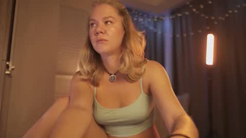 Annie online show from 02-08-26, 05:00