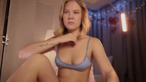 Annie online show from 02-19-26, 02:40