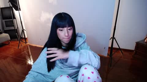 Snapshot of _the_dark_side_of_the_moon_ chatting on 01-23-25, 04:30 _the_dark_side_of_the_moon_ online show from 01-23-25, 04:30