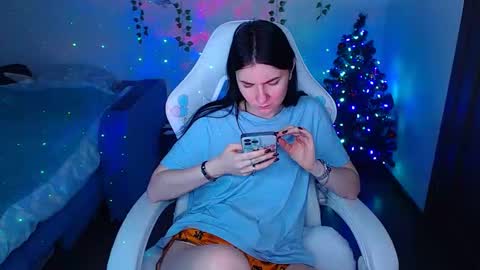 _thesamedaniellatrue_ online show from 12-15-25, 02:10