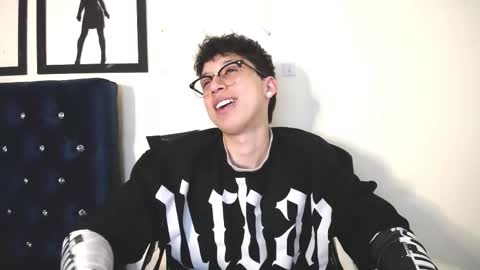 Thomas online show from 10-31-25, 04:24