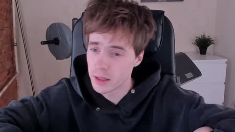 Snapshot of _tokyo_ghoul chatting on 02-02-25, 04:22 _tokyo_ghoul online show from 02-02-25, 04:22