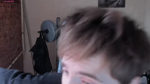 Snapshot of _tokyo_ghoul chatting on 02-06-25, 10:15 _tokyo_ghoul online show from 02-06-25, 10:15