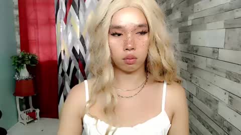 Snapshot of _topdomfucker_ chatting on 12-27-24, 01:11 Iam Alex online show from 12-27-24, 01:11