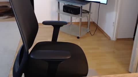 Snapshot of _trythis_ chatting on 11-10-25, 09:03 _trythis_ online show from 11-10-25, 09:03