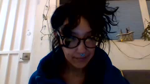 Snapshot of _tutti_frutti_ chatting on 12-19-24, 06:01 _tutti_frutti_ online show from 12-19-24, 06:01