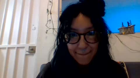 Snapshot of _tutti_frutti_ chatting on 12-24-24, 12:11 _tutti_frutti_ online show from 12-24-24, 12:11