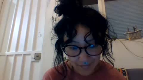 Snapshot of _tutti_frutti_ chatting on 12-31-24, 08:59 _tutti_frutti_ online show from 12-31-24, 08:59