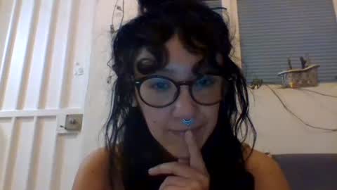 Snapshot of _tutti_frutti_ chatting on 01-03-25, 01:48 _tutti_frutti_ online show from 01-03-25, 01:48