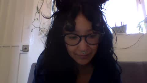 Snapshot of _tutti_frutti_ chatting on 01-04-25, 09:09 _tutti_frutti_ online show from 01-04-25, 09:09
