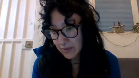 Snapshot of _tutti_frutti_ chatting on 01-08-25, 12:38 _tutti_frutti_ online show from 01-08-25, 12:38