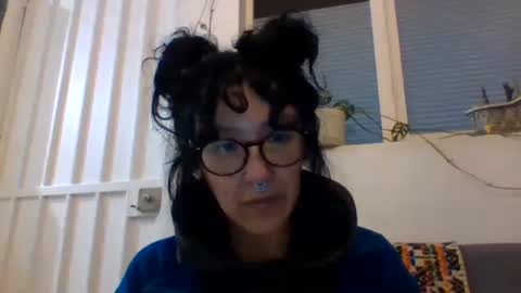 Snapshot of _tutti_frutti_ chatting on 01-08-25, 07:45 _tutti_frutti_ online show from 01-08-25, 07:45
