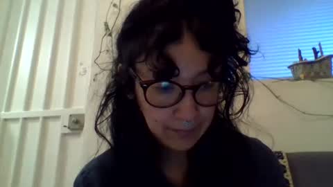 Snapshot of _tutti_frutti_ chatting on 01-10-25, 12:17 _tutti_frutti_ online show from 01-10-25, 12:17