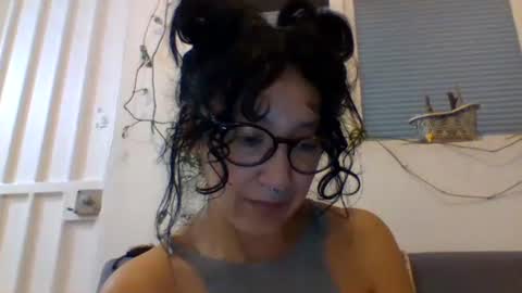 Snapshot of _tutti_frutti_ chatting on 01-17-25, 04:39 _tutti_frutti_ online show from 01-17-25, 04:39