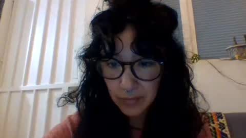 Snapshot of _tutti_frutti_ chatting on 01-19-25, 05:58 _tutti_frutti_ online show from 01-19-25, 05:58
